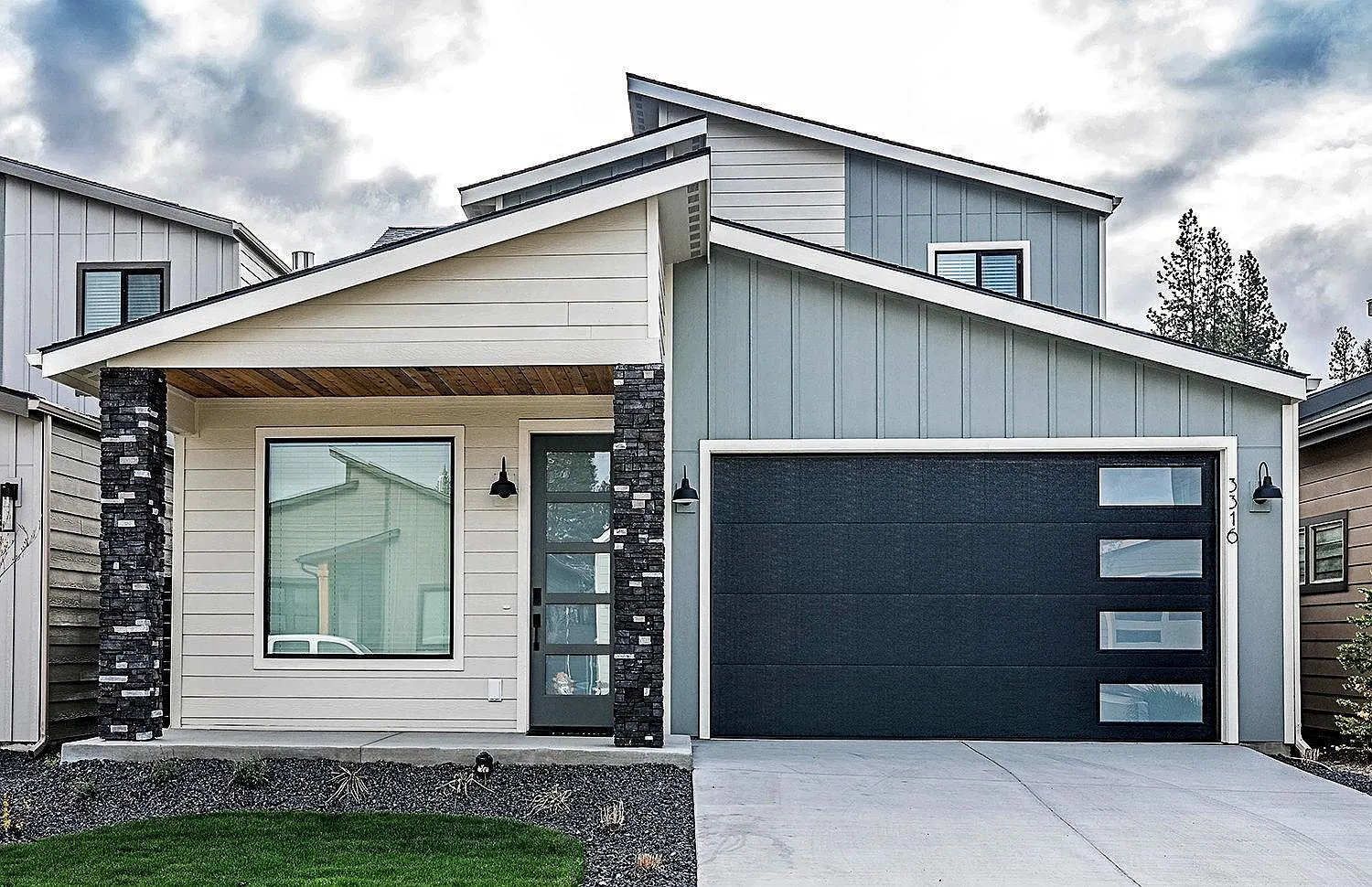3316 N Rosalia Rd — Photo 1