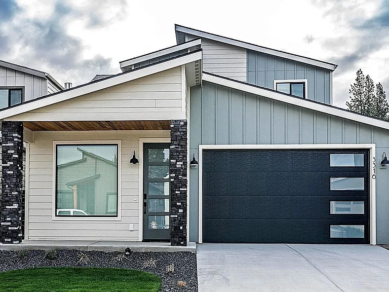3316 N Rosalia Rd — Photo 1