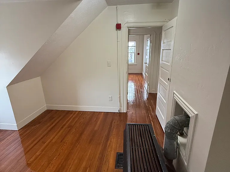 99 Rand St #3R — Photo 5