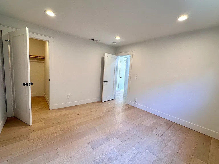 4336 Toland Way — Photo 34