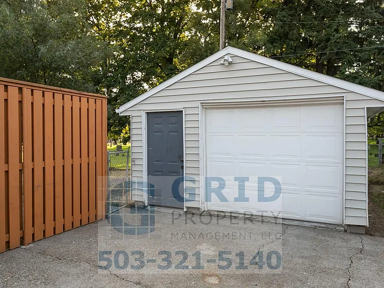 1108 Grand Blvd — Photo 21