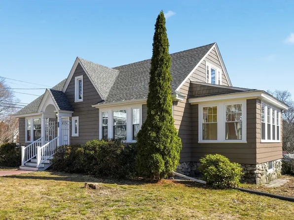 57 Olive St, Methuen, MA 01844