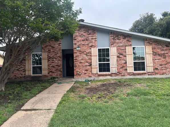 722 Greenhill Ln, Grand Prairie, TX 75052