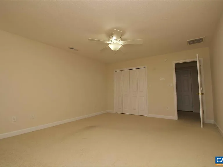 121 Bryant Dr — Photo 13