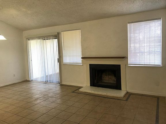 5th image of 3432 Charleston Ct