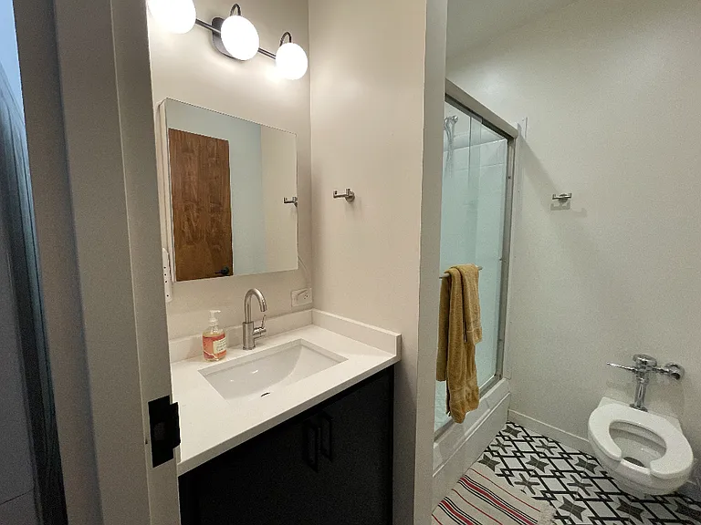 1147 W Ohio St — Photo 25