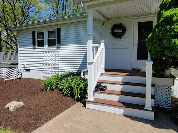 1718 NW Catawba Rd, Port Clinton, OH 43452