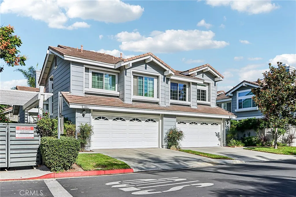 3 bed, 2.5 bath, 1610 sqft, $4,300 — Photo 2