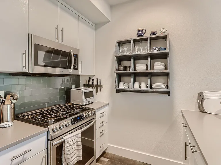 4650 Holiday Dr #203 — Photo 15