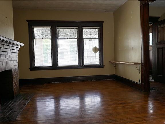 4th image of 151 E Delavan Ave