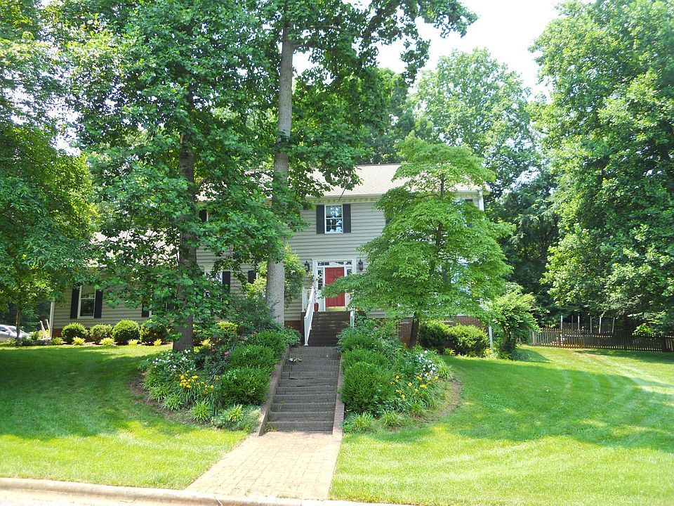 1st image of 2816 Wimbledon Dr