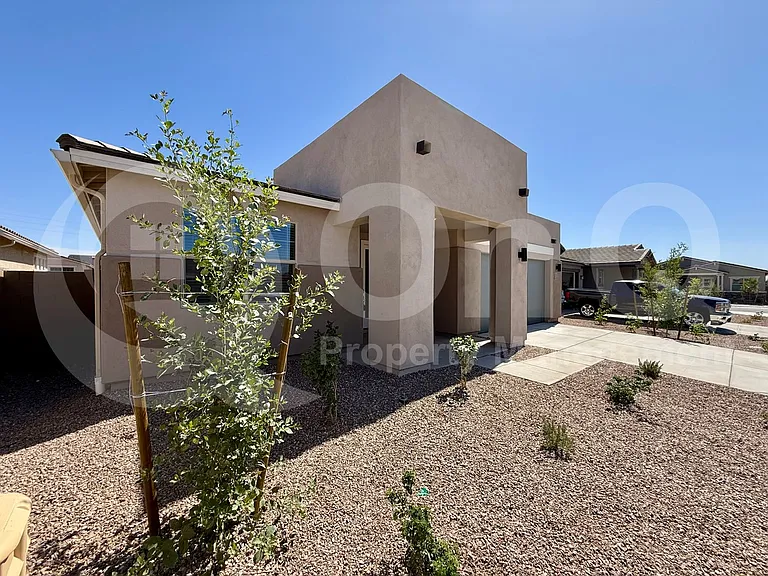 22813 E Starflower Dr — Photo 2