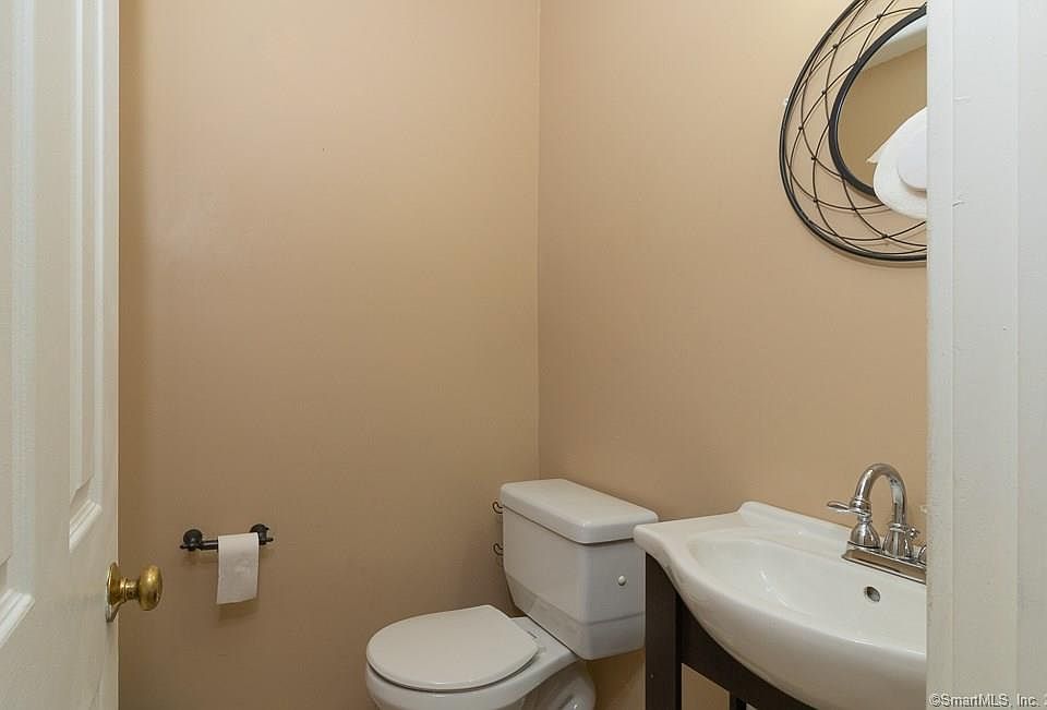 56 Habitat Ln, Bloomfield, CT 06002 Zillow