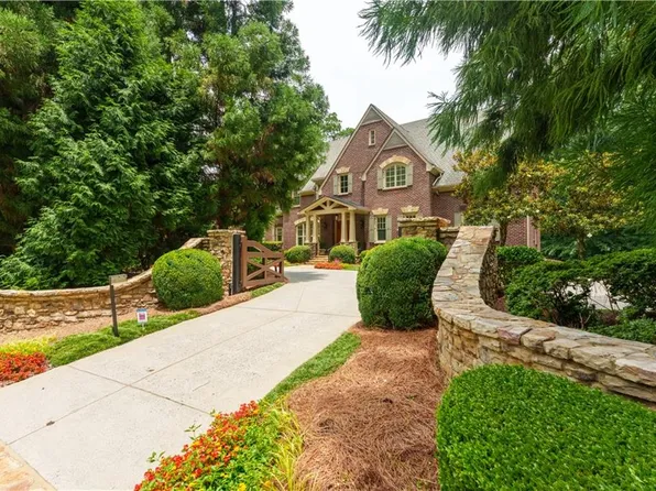 5001 Powers Ferry Rd, Atlanta, GA 30327