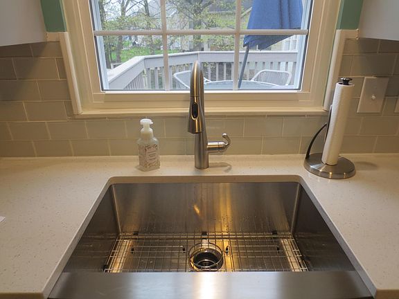 5th image of 600 Lawson Ct