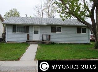806 S 9th St, Douglas, WY 82633