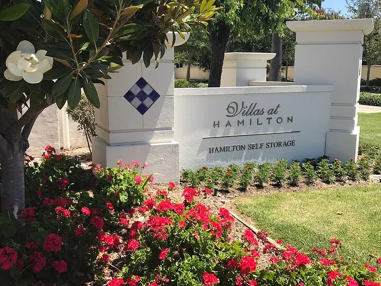 420 S Palm Dr — Photo 1