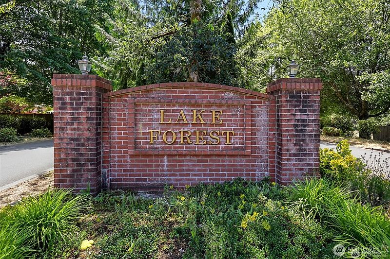 4th image of 8324 Lake Forest Drive SE