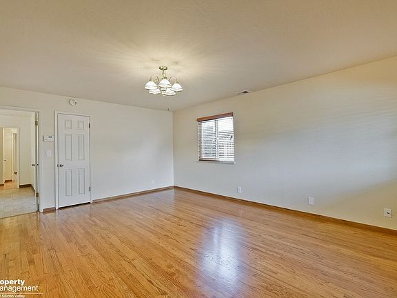 3rd image of 5046 Castlewood Dr