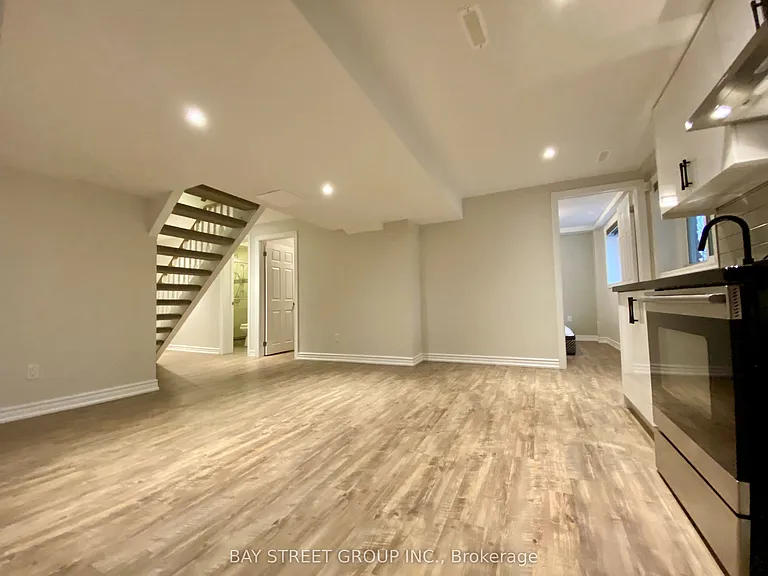 29 Carlton Rd #BASEMENT — Photo 8