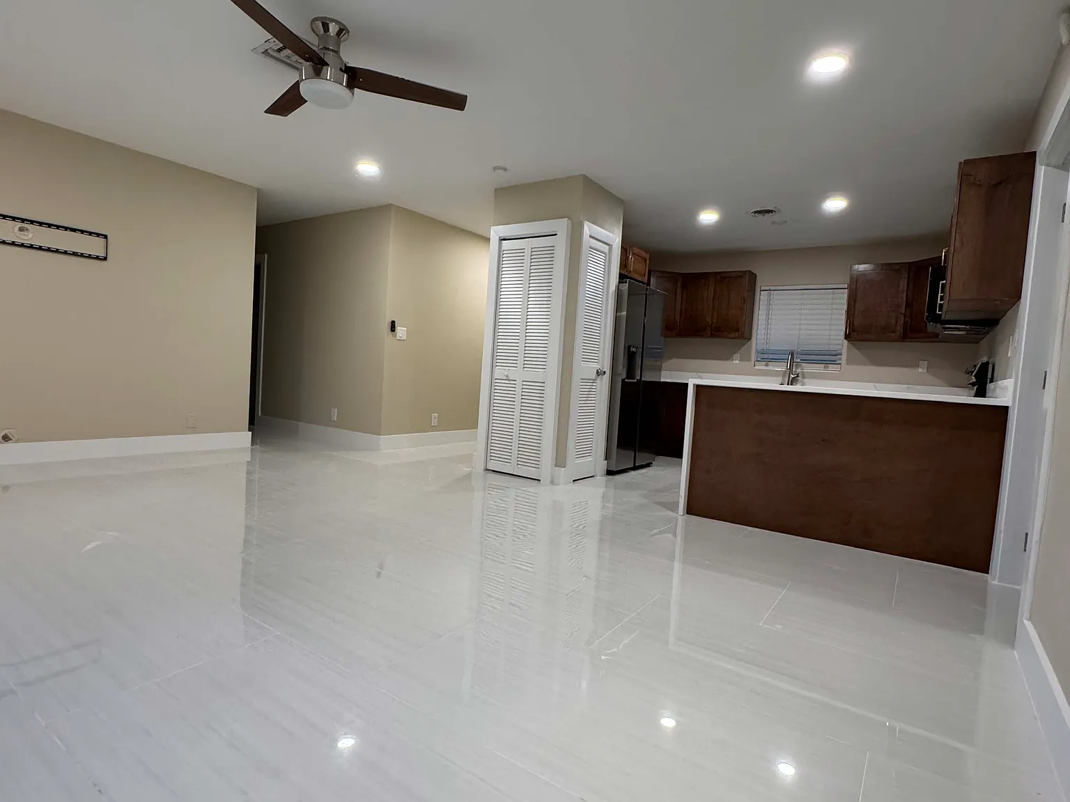 4 bed, 1430 sqft, $3,200 — Photo 3