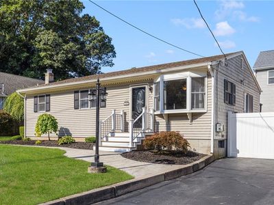 15 Anthony St, Warwick, RI, 02886