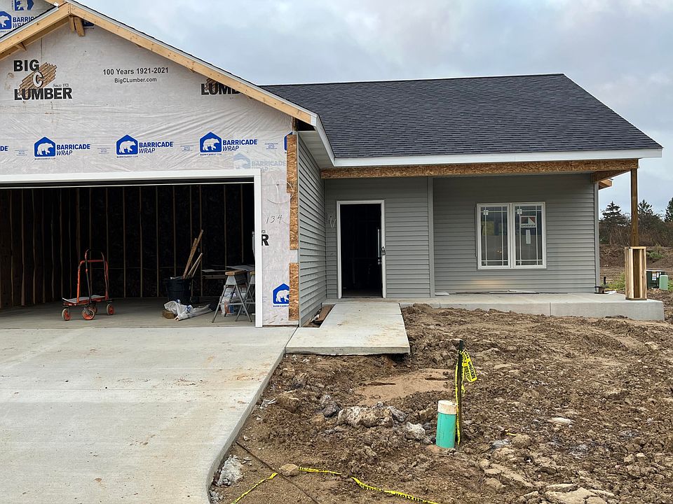 1st image of 134 Lexington Pointe Dr #2