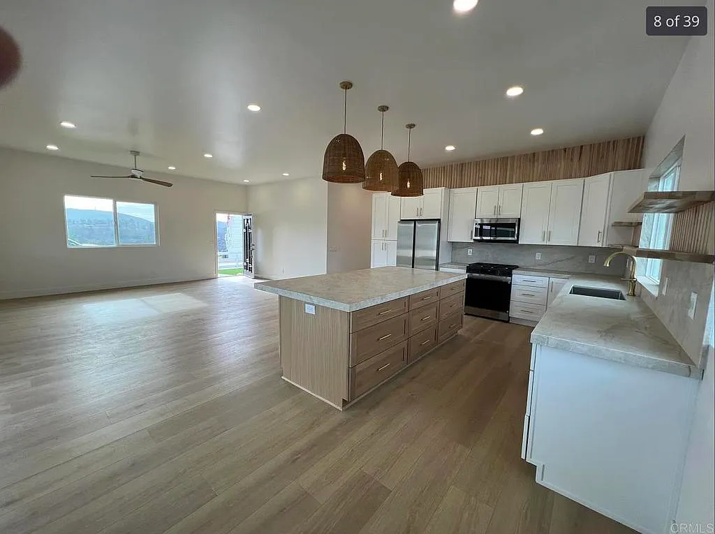 3 bed, 1500 sqft, $4,650 — Photo 3