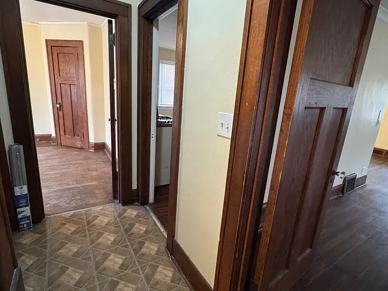 1421 Crosby St — Photo 7