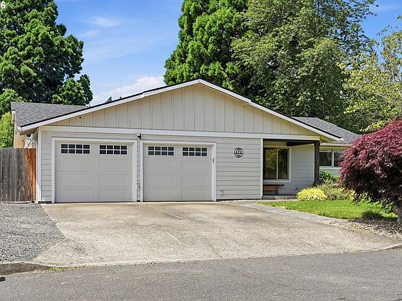 3rd image of 373 Palm Ave
