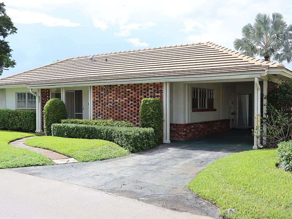 2nd image of 115 Villa Cir