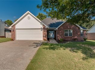 209 Blake Dr, Centerton, AR 72719