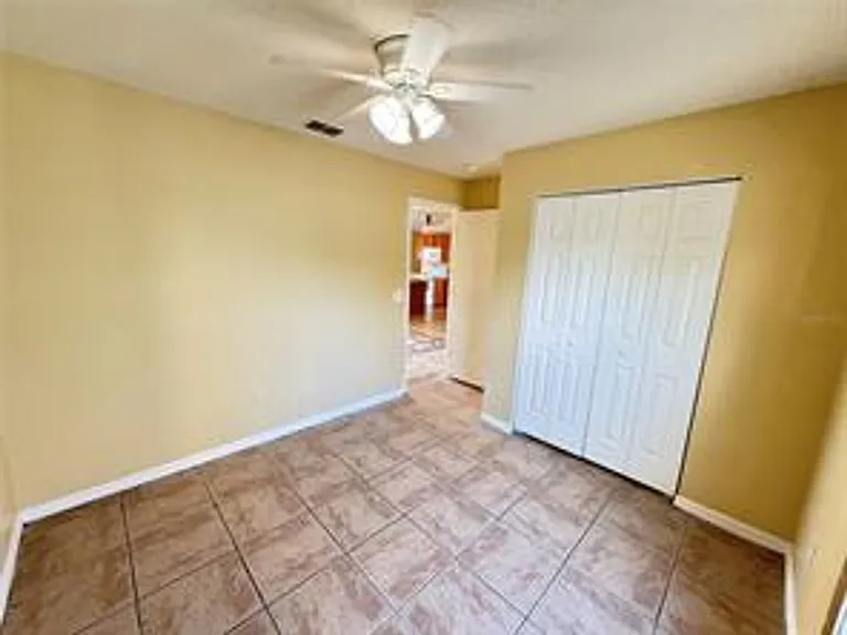 724 Versailles Ln — Photo 9