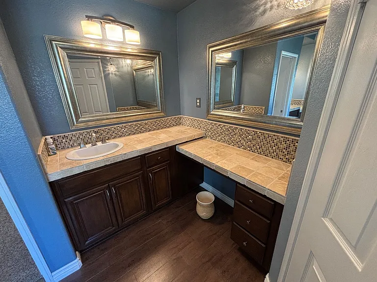 1163 Via Vista Dr — Photo 27
