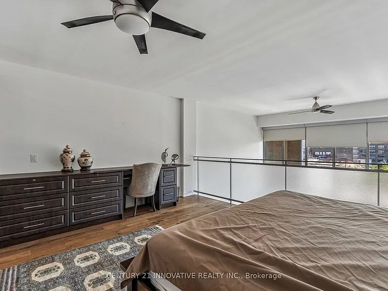 160 Baldwin St #420 — Photo 33