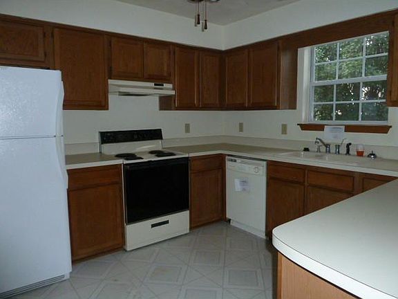 5th image of 1609 Winthrope Dr