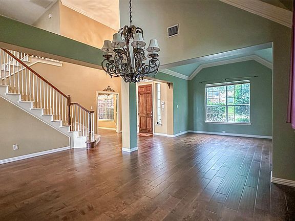 5th image of 8104 Clayton Dr