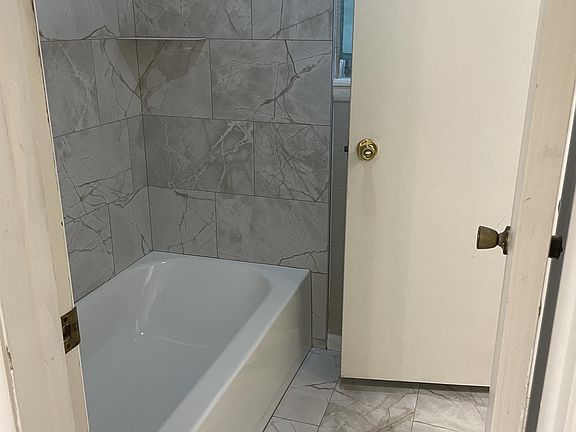 5th image of 1503 Oakwood Dr