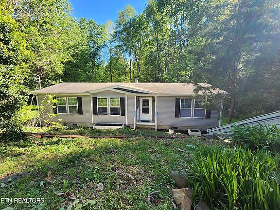 3rd image of 739 Peterson Ln