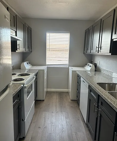4215 Crow Rd — Photo 12