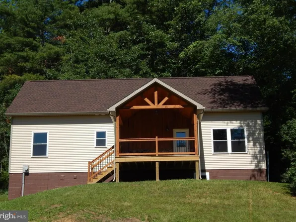 1435 Little Pine Rd, Jersey Shore, PA 17740