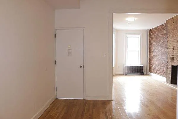 Rented by Bond New York | media 8