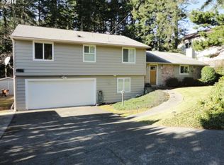 3542 Ash St, North Bend, OR 97459