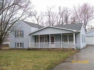736 SE Pinecrest Dr, Topeka, KS 66605