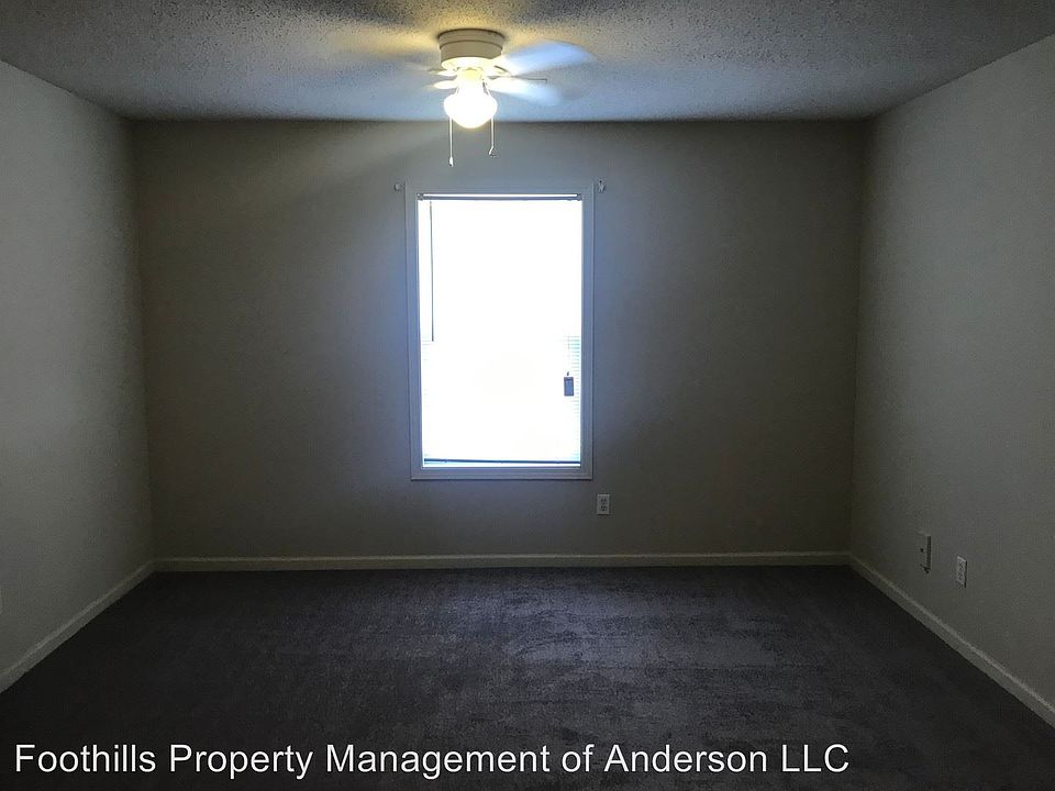 2nd image of 131 Reaves Pl