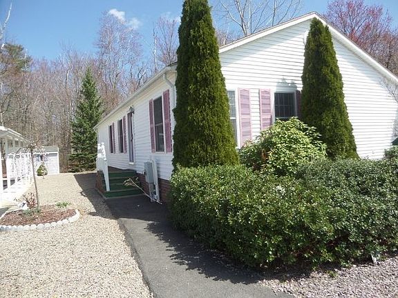 5th image of 17 Hannah Dr