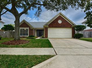 4006 Fernwood Dr, Pearland, TX 77584
