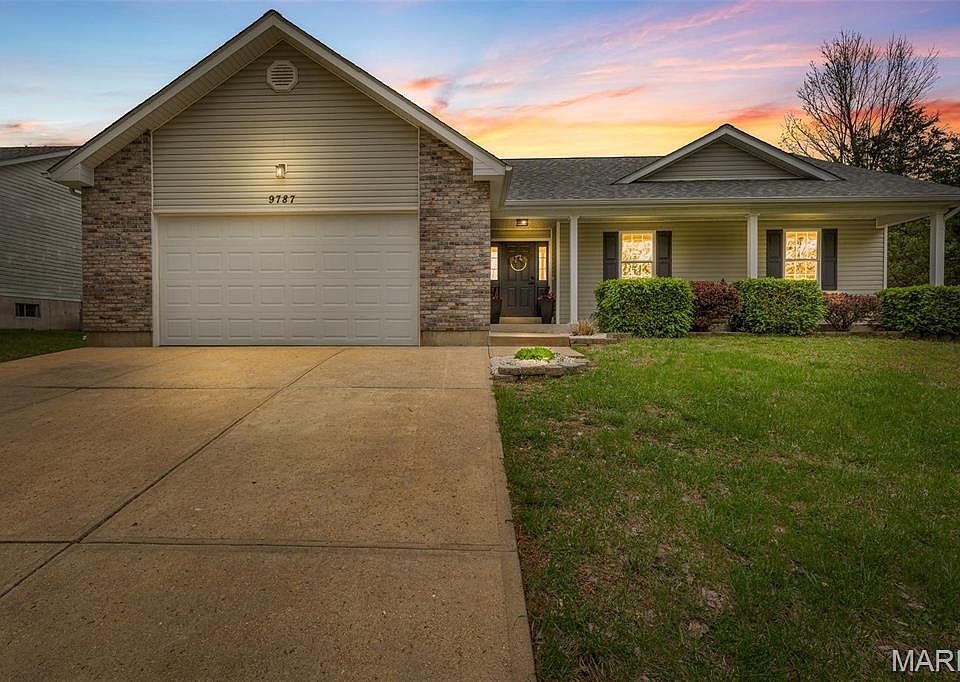 9787 Cedar Dr, Hillsboro, MO 63050 | Zillow