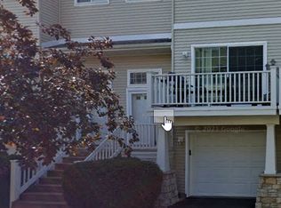 458 Willoughby Way W, Minnetonka, MN 55305