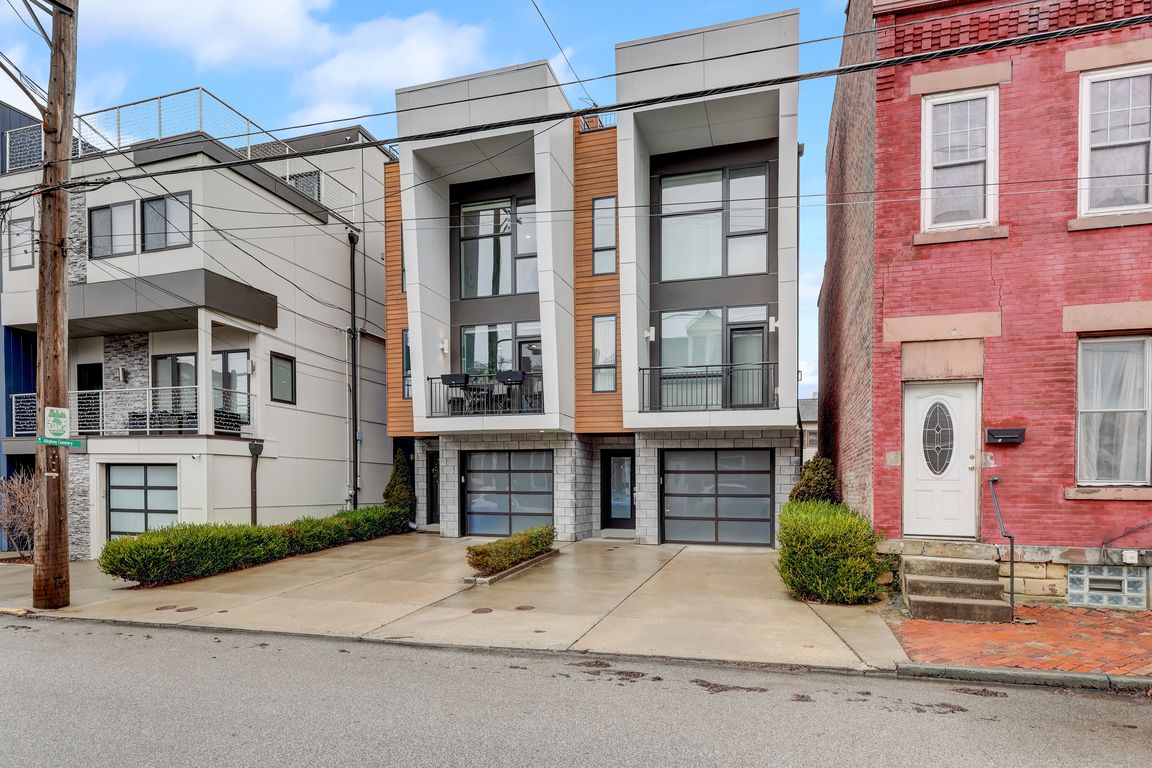 Hatfield St-002